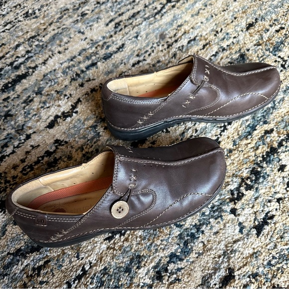 Clarks Unstructured Un Loop brown loafers - Picture 4 of 11